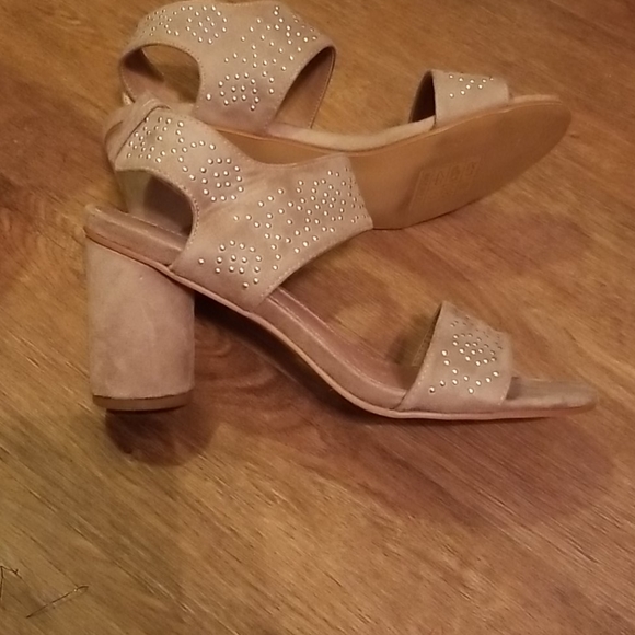 Vanessa wu heels - Picture 3 of 5